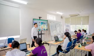 Phát triển kỹ năng thiết yếu cho sinh viên ngành Du lịch trong thời đại công nghệ số 
