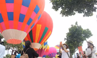 Phố đi bộ dài hơn một km ven sông Hàn có gì?