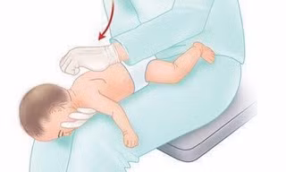Đà Nẵng: Bé 7 tháng tuổi tử vong vì bị sặc ở nhà giữ trẻ tự phát