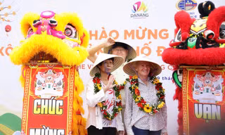 Khách du thuyền ‘xông đất’ sáng mùng 1, Hơn 140 chuyến bay đến Đà Nẵng 