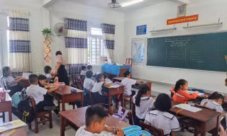 Siết dạy thêm, phụ huynh than thở điều gì?