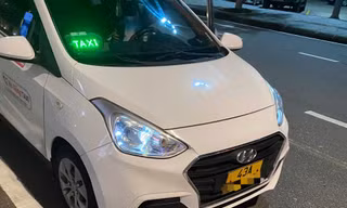 Đến sân bay đón khách mà không chở, tài xế bấm hoàn thành để khách bị trừ tiền