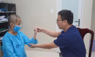 Đà Nẵng: Bé 13 tuổi đột quỵ khi đang tập văn nghệ