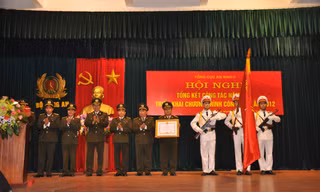 Những chiến sĩ thầm lặng giữa 'sóng ngầm'