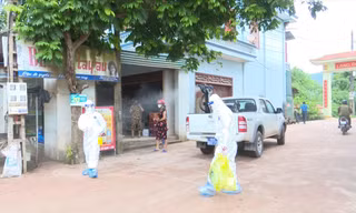 Bắc Giang lập đội phản ứng nhanh, Bắc Ninh trưng dụng trường học để chống dịch