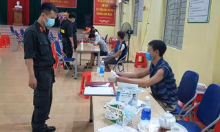 10 người ở Bắc Giang tụ tập xem trận Malaysia - Việt Nam bị xử phạt 