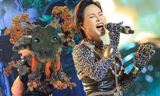 The Masked Singer: Hươu Thần hát "Tình về nơi đâu" của Thanh Bùi, gây tranh cãi khi loại Uyên Linh