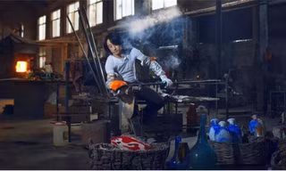 Nghệ nhân 38 tuổi gây chú ý toàn thế giới với 20 năm bên “lò luyện thần thú“