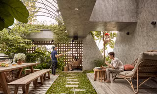 Chiêm ngưỡng căn nhà mang cả vườn nhiệt đới lên sân thượng
