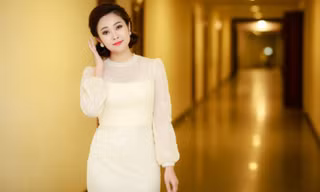 MC có nụ cười đẹp nhất VTV khoe vẻ dịu dàng với váy màu pastel