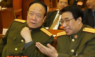 Hai ông Từ Tài Hậu (phải) và Quách Bá Hùng.