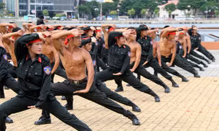 Nữ cảnh sát đặc nhiệm luyện khí công, võ thuật trước APEC