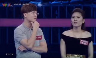 Sỹ Luân và Phương Thảo trong chương trình 'Đừng để tiền rơi'.