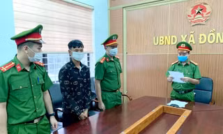 Cha dượng đi nhậu về lẻn vào giường hiếp dâm con riêng của vợ