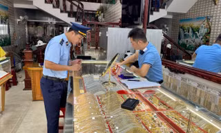 Phát hiện vi phạm kinh doanh vàng ở Móng Cái 