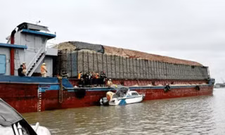 Ngạt khí dưới khoang tàu, 3 người trong một gia đình tử vong ở Quảng Ninh