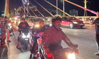 Bỏ lại ô tô trên cầu Bãi Cháy, nam thanh niên nhảy xuống biển tự tử