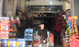 Bắt con bạc kề dao vào cổ nữ chủ tiệm tạp hóa cướp tiền