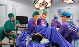 Bác sĩ kể chuyện 'giành giật' tính mạng cho trường hợp hi hữu còn sống khi nhảy cầu Bãi Cháy