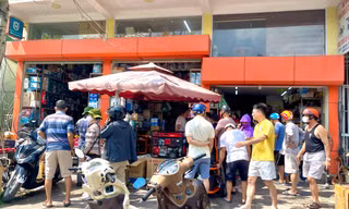 Quảng Ninh: Máy phát điện cháy hàng, quạt tích điện đội giá