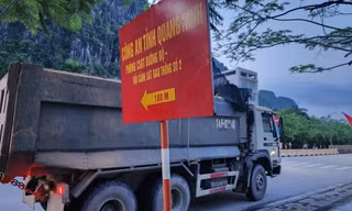 Đường bao biển Hạ Long - Cẩm Phả oằn mình gánh xe 'hổ vồ' hoạt động trái phép