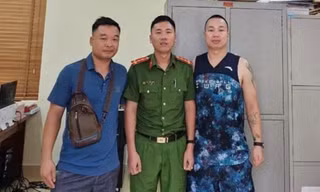 Đại úy công an cùng người dân cứu sống 3 du khách đuối nước