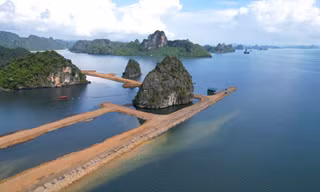 Dự án khu đô thị quây núi đá vịnh Hạ Long làm 'hòn non bộ'