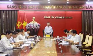 Quảng Ninh khuyến khích cán bộ bị kỷ luật xin từ chức