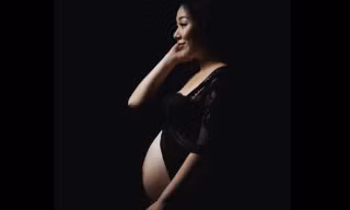 Hoa hậu Ngô Phương Lan lần đầu khoe bụng bầu 