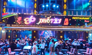 TPHCM dừng karaoke, vũ trường, quán bar… sau 2 ngày cho phép hoạt động