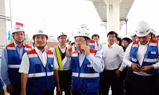 Phó Thủ tướng Phạm Bình Minh thị sát tuyến metro số 1, gỡ vướng các dự án ODA