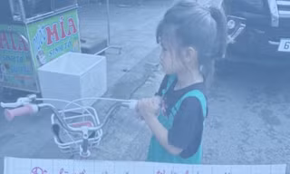 Tâm thư xúc động của bé gái bị từ chối góp tiền ủng hộ đồng bào vùng bão lũ