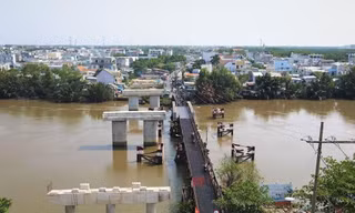 Tái khởi động cây cầu 'treo' hơn 20 năm ở TPHCM