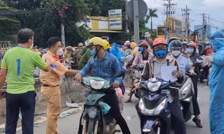 TPHCM dừng tất cả chốt kiểm soát COVID-19, đi lại ở các cửa ngõ trở lại bình thường 