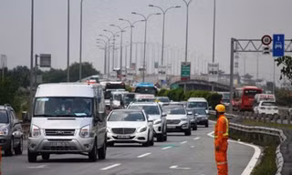 TPHCM rút đề xuất cấm người có bằng lái dưới 1 năm chạy ô tô quá 60km/giờ