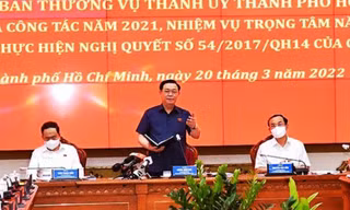 Chủ tịch Quốc hội tặng TPHCM ‘6 chữ T’