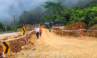 Sạt lở trên quốc lộ 16: Đề xuất phương án xây cầu cạn