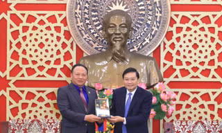 T.Ư Đoàn Thanh niên Nhân dân cách mạng Lào chào xã giao lãnh đạo tỉnh Nghệ An