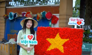 Nhộn nhịp check in trên con đường đẹp nhất thành Vinh