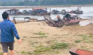 Vụ dân dựng lán phản đối khai thác cát: Doanh nghiệp bị phạt tiền, đình chỉ khai thác