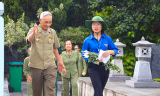 Hàng nghìn người về tri ân anh hùng liệt sĩ ở 'tọa độ lửa' Truông Bồn