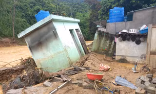 Cảnh tan hoang sau trận lũ ống ở xã miền núi Nghệ An