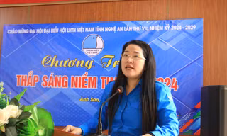 Tỉnh Đoàn Nghệ An 'thắp sáng niềm tin' cho học viên huyện biên giới