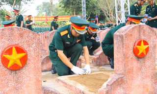 Trang trọng đón 87 anh hùng liệt sỹ hy sinh trên đất nước Lào về đất mẹ