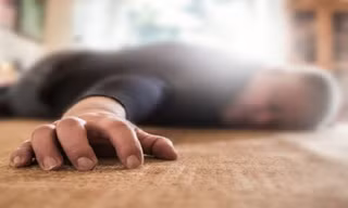 Đừng bỏ qua dấu hiệu sớm của đột quỵ dù bạn 30, 40 hay 60 tuổi