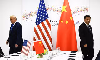 Tổng thống Trump vừa ký lệnh tăng thuế với hàng hoá Canada, Mexico và Trung Quốc. (Ảnh: AP)