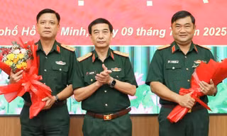 Đại tướng Phan Văn Giang chủ trì lễ bàn giao chức vụ Tư lệnh Quân khu 7