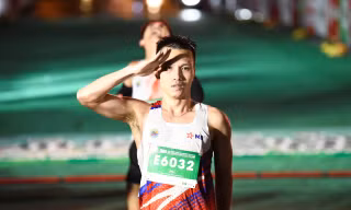 Tiền Phong Marathon 2025: Đỗ Quốc Luật nối dài kỷ lục, 11 lần vô địch liên tiếp
