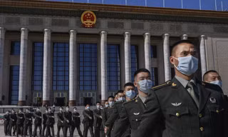 Trung Quốc: Ba công chức dính bẫy gián điệp vì ham cá độ, vướng 'lưới tình'