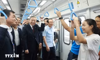 Tổng Bí thư Tô Lâm trải nghiệm tàu metro số 1 TPHCM